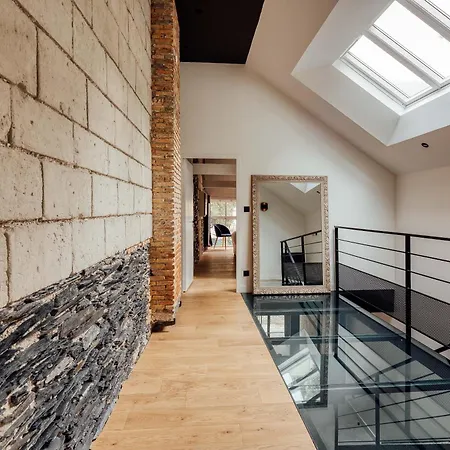 L Atelier Les Garennes-Sur-Loire